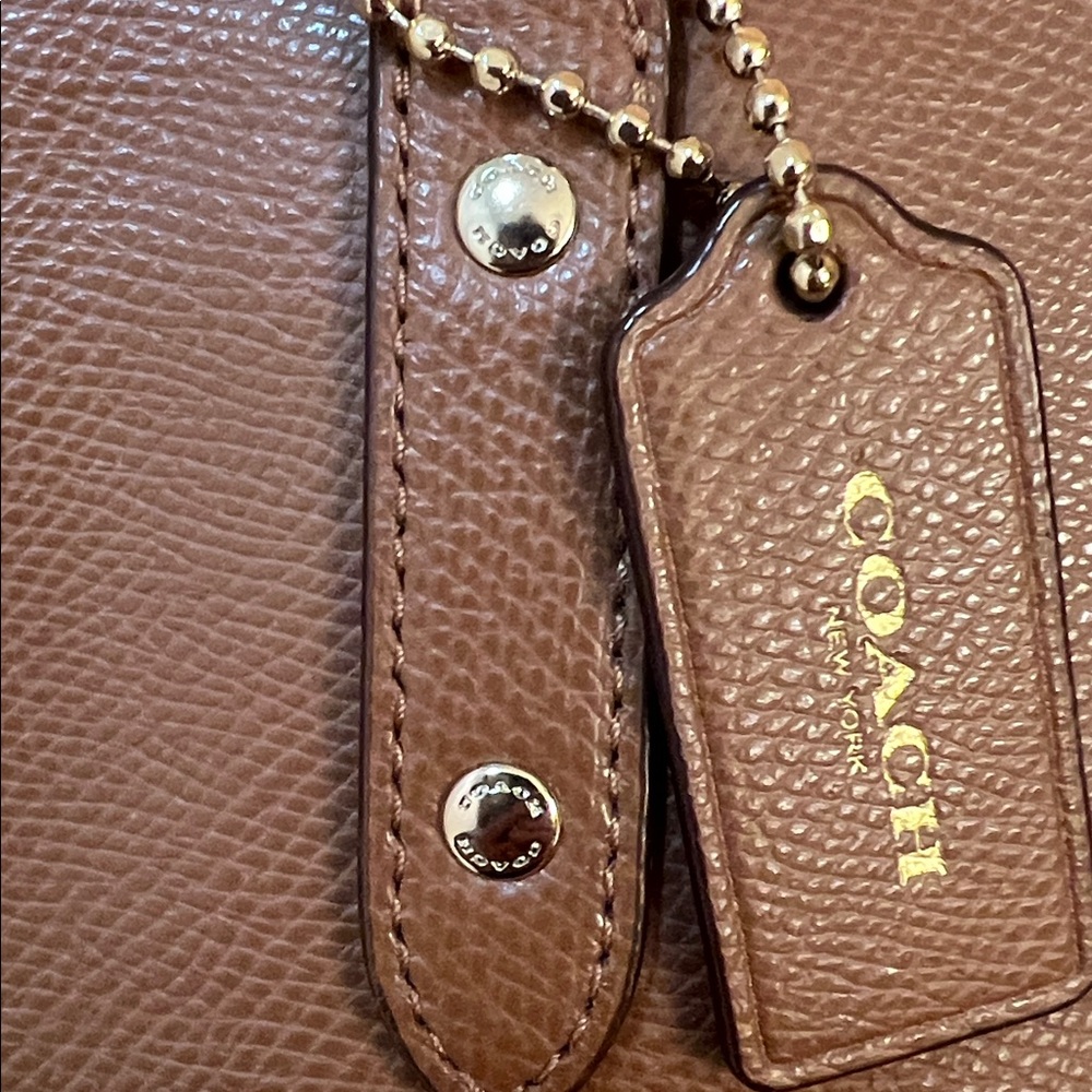 Like New Coach Brown Pebble Leather Shoulder Bag w/ Gold Accents and Zip Closure - Picture 4 of 11